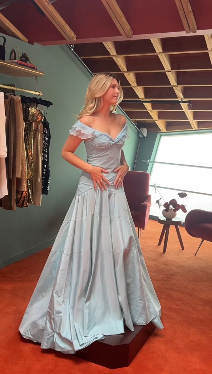 Blue A-Line Off-shoulder Long Prom Dresses Vintage Satin Chiffon Formal Evening Dresses HZ1024