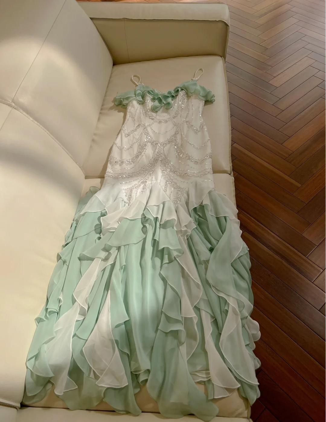 Mint Green Spaghetti Straps Chiffon Ruffled Prom Dresses Shiny Beaded Sequined Backless Evening Dresses HZ1024
