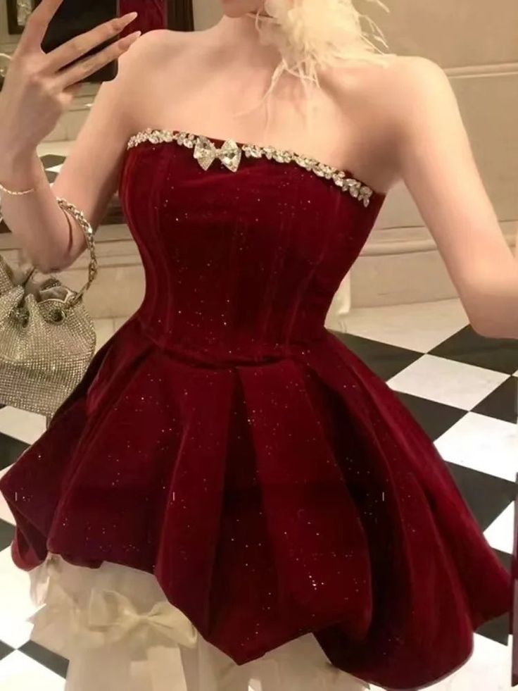 Red Velvet A-Line Strapless Homecoming Dress Tulle Two-Piece Short Prom Dresses with Bow HZ1024