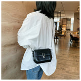 Kong style retro versatile chain crossbody bag HZ1024